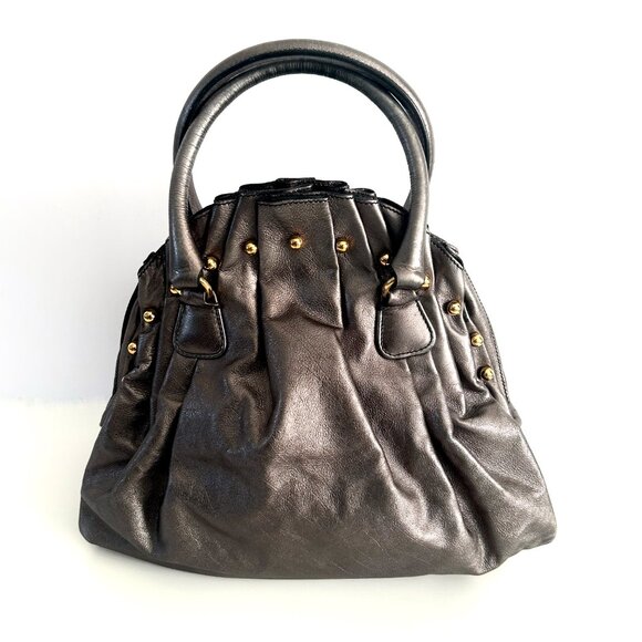 Valentino Garavani Metallic Leather Rockstud Pleated Bag - Picture 2 of 16